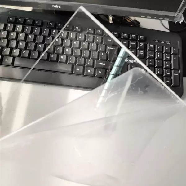 Lamina De Acrílico Transparente Medida 60 X 120 Cm En 2 Mm